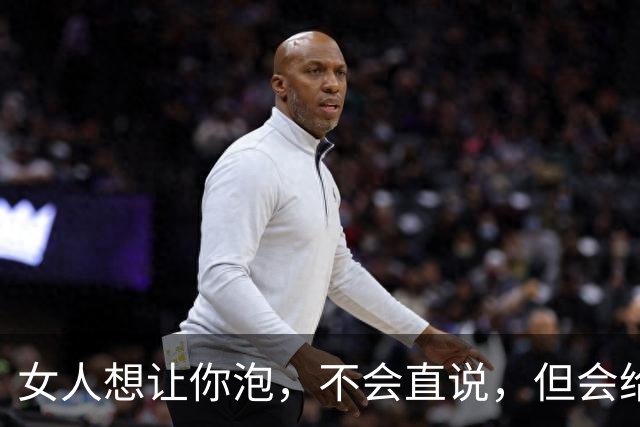 女人想让你泡，不会直说，但会给你6个暗示，90%男人都错过了